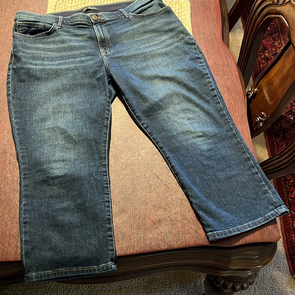 Lee Jeans Mid Rise Jeans in Size 18